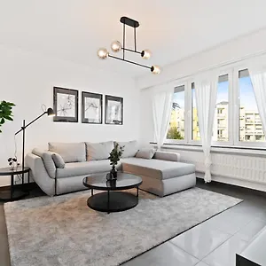 Charming 1br Apt W/ Terrace & 5 Min Drive To City Luxemburg